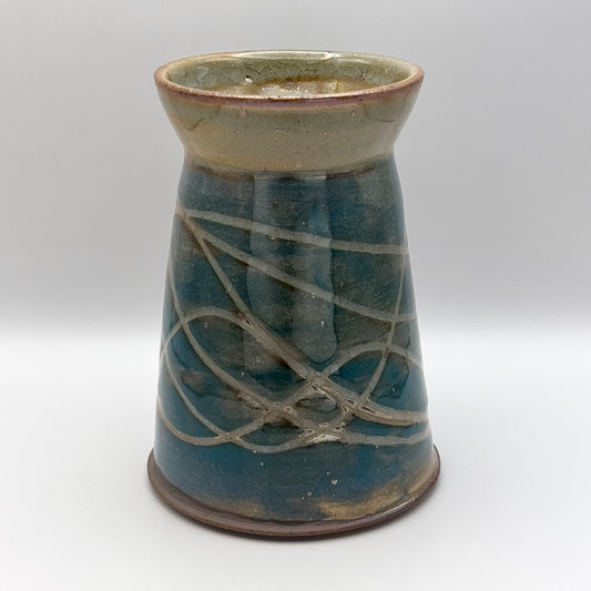 angular vase, lau shino